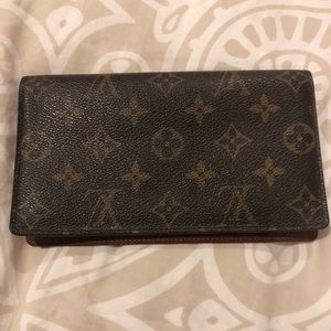 Women’s Louis Vuitton Checkbook Holder